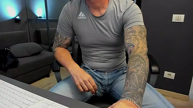 AronGrant online show from November 2025 09:31:01 AM