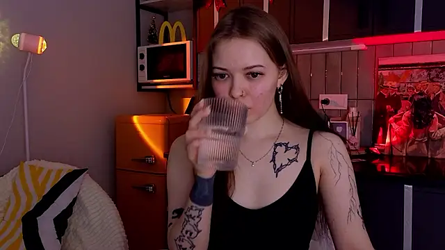 doll lol  online show from January 2026 10:35:01 PM