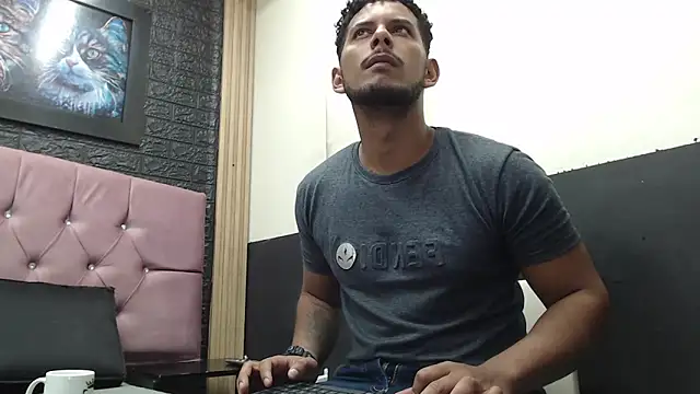 Chris Dick23 online show from October 2025 04:13:01 AM