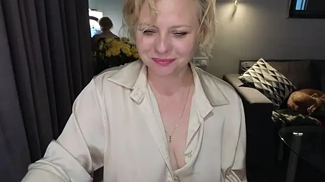 Snapshot of Gray_swann chatting on February 2025 12:44:02 PM Gray swann online show from February 2025 12:44:02 PM