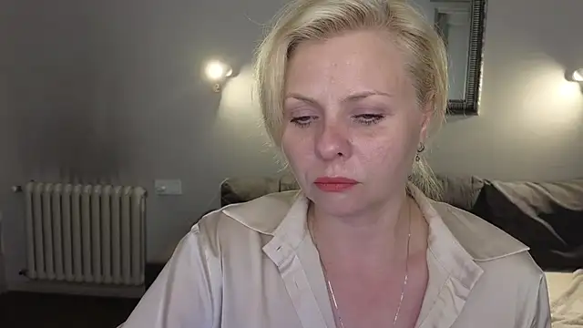 Snapshot of Gray_swann chatting on March 2025 08:30:01 PM Gray swann online show from March 2025 08:30:01 PM