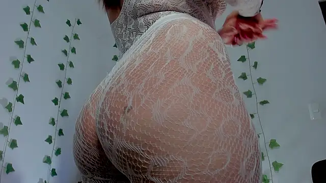 Snapshot of Miaa_Garcia chatting on April 2026 10:22:02 PM Miaa Garcia online show from April 2026 10:22:02 PM