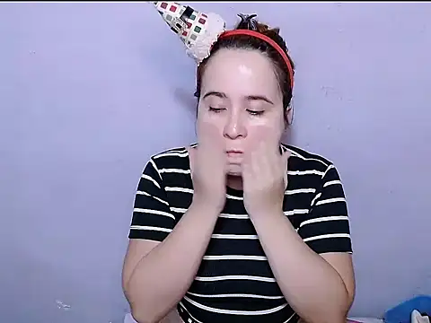 Snapshot of SubLayla01 chatting on March 2026 05:52:02 PM SubLayla01 online show from March 2026 05:52:02 PM