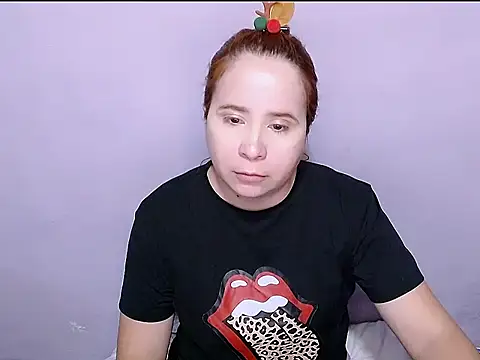 Snapshot of SubLayla01 chatting on April 2026 05:58:01 PM SubLayla01 online show from April 2026 05:58:01 PM