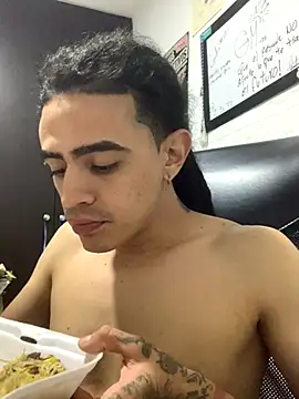 Snapshot of JovenDesobediente chatting on October 2025 04:46:02 AM JovenDesobediente online show from October 2025 04:46:02 AM