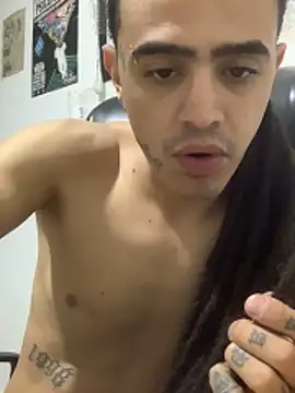 Snapshot of JovenDesobediente chatting on November 2025 04:23:01 AM JovenDesobediente online show from November 2025 04:23:01 AM