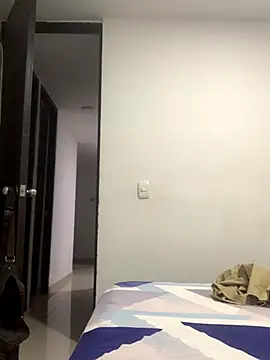 Snapshot of JovenDesobediente chatting on November 2025 04:45:02 AM JovenDesobediente online show from November 2025 04:45:02 AM