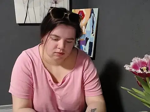 Snapshot of so_shy chatting on March 2025 10:15:02 AM so shy online show from March 2025 10:15:02 AM