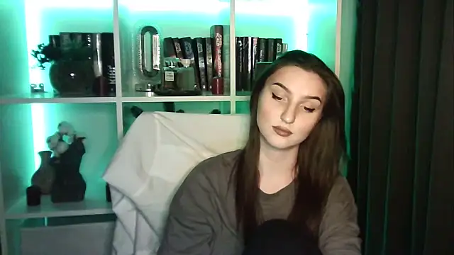 Snapshot of X_Alisa chatting on April 2026 06:16:02 PM X Alisa online show from April 2026 06:16:02 PM