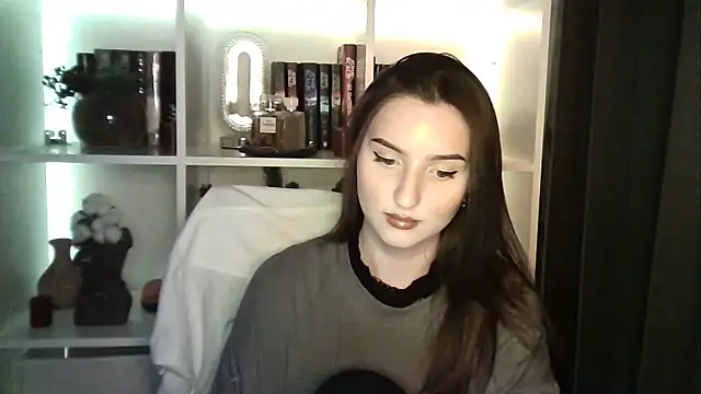 Snapshot of X_Alisa chatting on April 2026 06:35:01 PM X Alisa online show from April 2026 06:35:01 PM