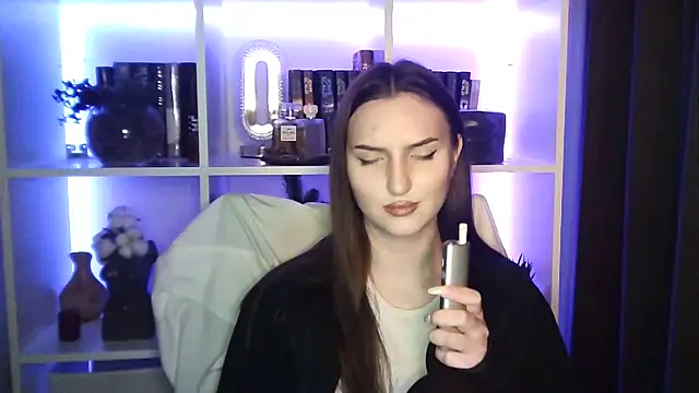 Snapshot of X_Alisa chatting on April 2026 06:43:02 PM X Alisa online show from April 2026 06:43:02 PM