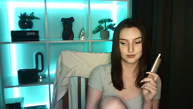 Snapshot of X_Alisa chatting on May 2026 06:35:01 PM X Alisa online show from May 2026 06:35:01 PM