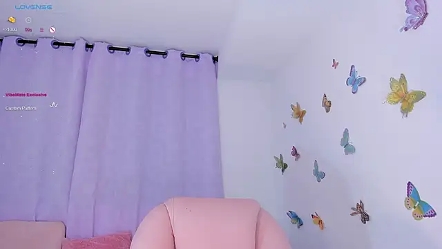 Snapshot of _Arianna08_ chatting on December 2024 06:40:01 AM Arianna08 online show from December 2024 06:40:01 AM