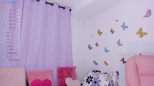 Snapshot of _Arianna08_ chatting on December 2024 08:11:02 AM Arianna08 online show from December 2024 08:11:02 AM