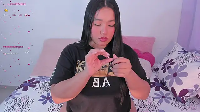 Snapshot of _Arianna08_ chatting on March 2025 07:59:01 AM Arianna08 online show from March 2025 07:59:01 AM