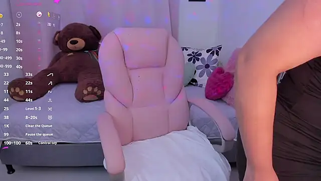 Snapshot of _Arianna08_ chatting on October 2025 06:44:01 AM Arianna08 online show from October 2025 06:44:01 AM