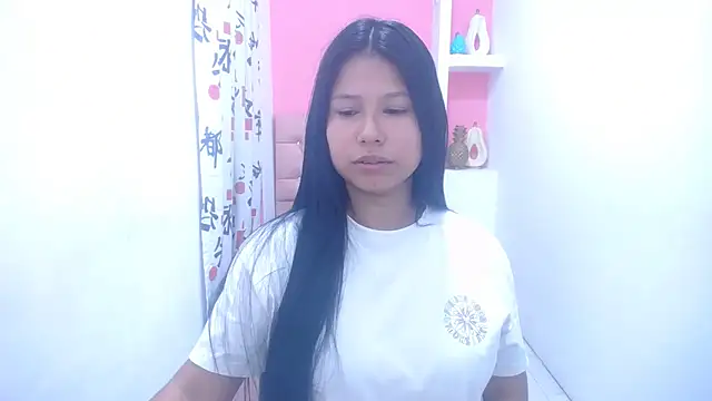 Letty Plugxo online show from January 2025 01:48:01 PM