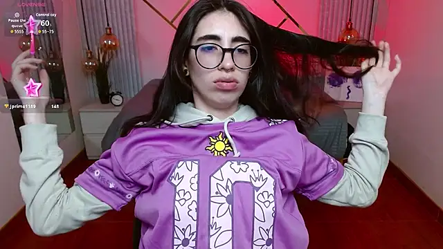 Snapshot of LenaRoses chatting on April 2026 05:38:02 PM LenaRoses online show from April 2026 05:38:02 PM