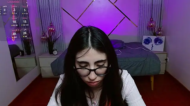 Snapshot of LenaRoses chatting on May 2026 09:43:01 PM LenaRoses online show from May 2026 09:43:01 PM
