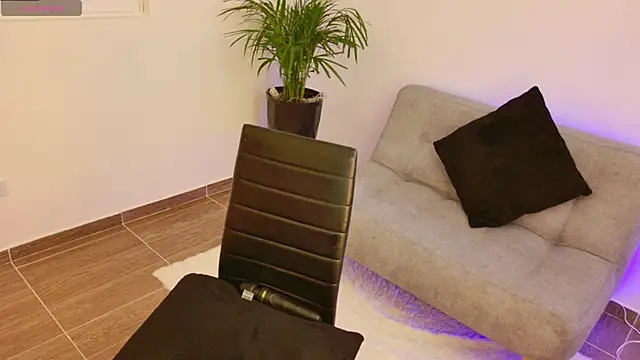 Snapshot of michele_watson chatting on March 2025 08:37:01 PM michele watson online show from March 2025 08:37:01 PM