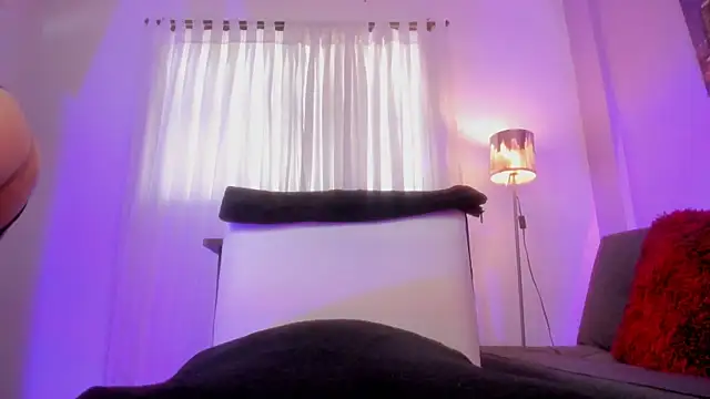 Snapshot of michele_watson chatting on September 2025 03:35:02 PM michele watson online show from September 2025 03:35:02 PM