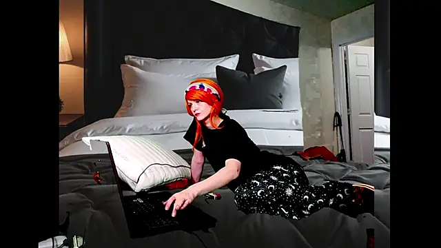 Snapshot of AriellaTaylor chatting on February 2025 10:29:02 AM AriellaTaylor online show from February 2025 10:29:02 AM