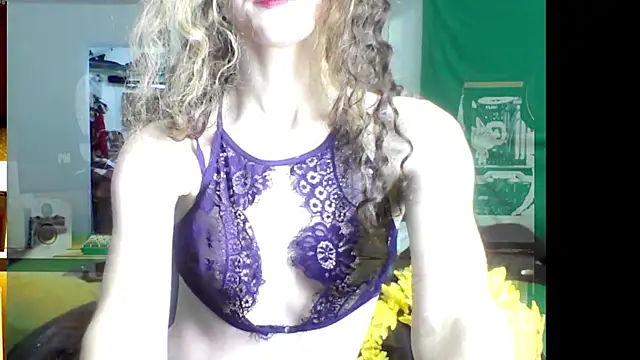 Snapshot of AriellaTaylor chatting on March 2025 10:03:01 AM AriellaTaylor online show from March 2025 10:03:01 AM