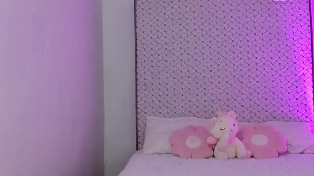 Snapshot of hantonella_ chatting on April 2026 01:27:02 PM hantonella online show from April 2026 01:27:02 PM