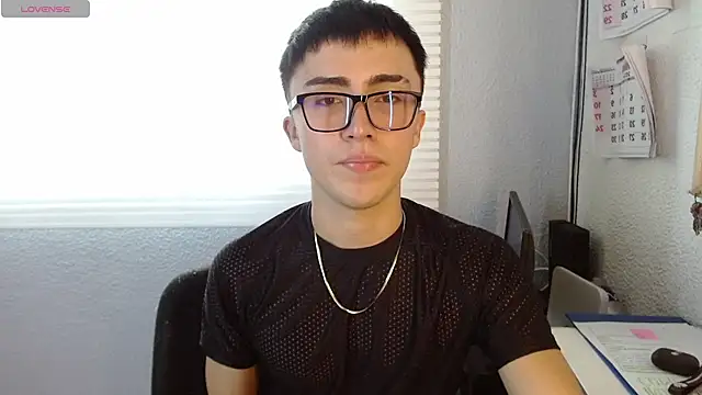 santi-fabulous online show from December 2024 09:40:02 PM