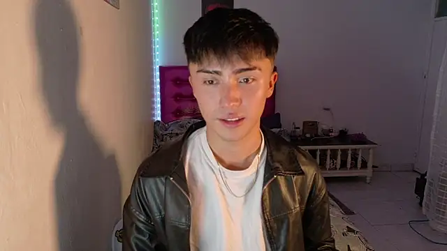 santi-fabulous online show from December 2025 11:01:02 PM