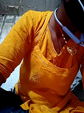 Snapshot of Anushka_Ji chatting on February 2025 03:28:01 AM Anushka Ji online show from February 2025 03:28:01 AM