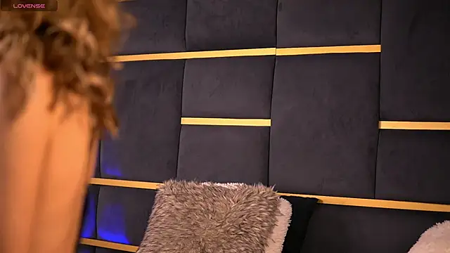 Snapshot of CynthiaWest chatting on February 2025 04:11:01 AM CynthiaWest online show from February 2025 04:11:01 AM