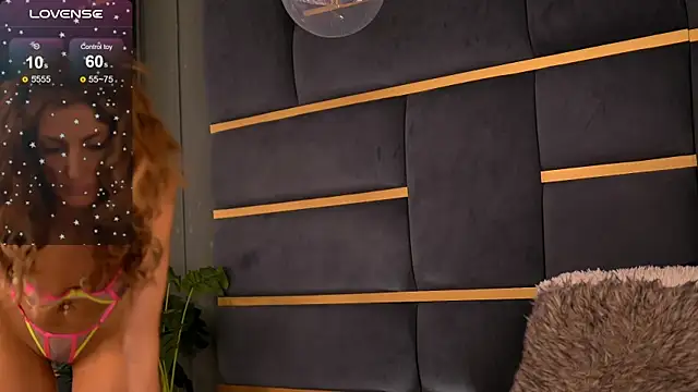 Snapshot of CynthiaWest chatting on February 2025 03:54:01 AM CynthiaWest online show from February 2025 03:54:01 AM