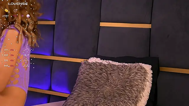 Snapshot of CynthiaWest chatting on March 2025 03:57:01 AM CynthiaWest online show from March 2025 03:57:01 AM