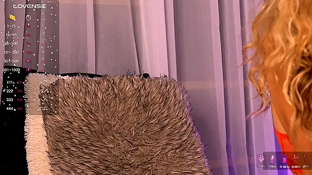 Snapshot of CynthiaWest chatting on October 2025 03:01:02 AM CynthiaWest online show from October 2025 03:01:02 AM