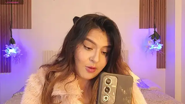 Snapshot of _poison_sweet chatting on February 2026 07:00:02 PM poison sweet online show from February 2026 07:00:02 PM