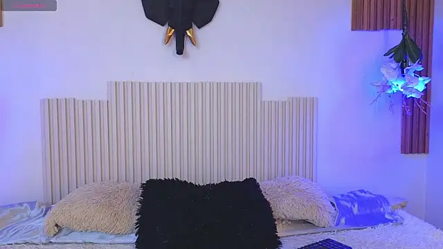 Snapshot of _poison_sweet chatting on April 2026 03:42:02 PM poison sweet online show from April 2026 03:42:02 PM