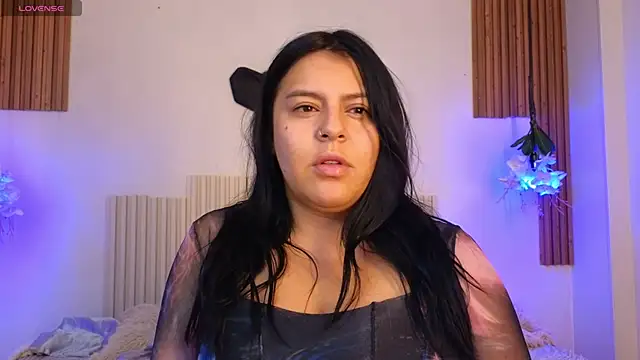 Snapshot of _poison_sweet chatting on April 2026 03:24:01 PM poison sweet online show from April 2026 03:24:01 PM