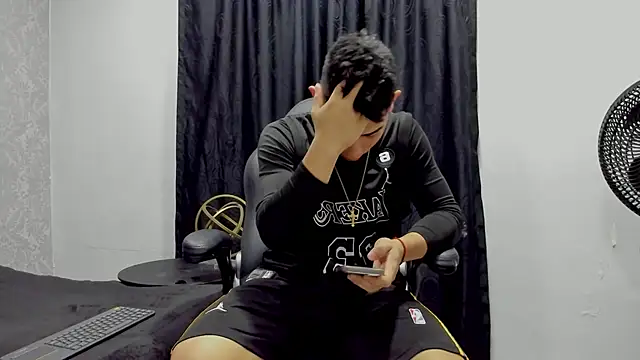 andrew rose  online show from December 2024 03:42:02 PM