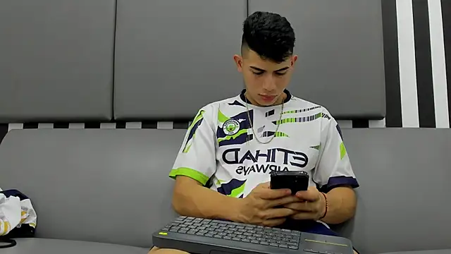 andrew rose  online show from January 2025 05:32:01 AM