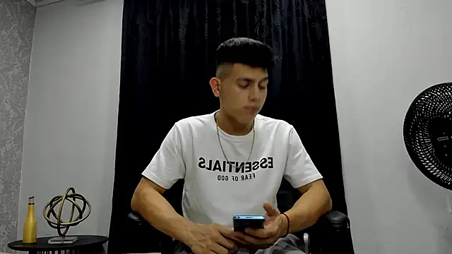 andrew rose  online show from January 2025 10:41:01 PM