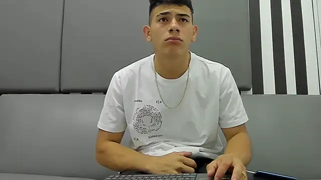 andrew rose  online show from February 2025 03:09:02 AM