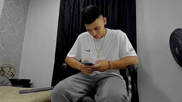 andrew rose  online show from March 2025 03:47:02 PM