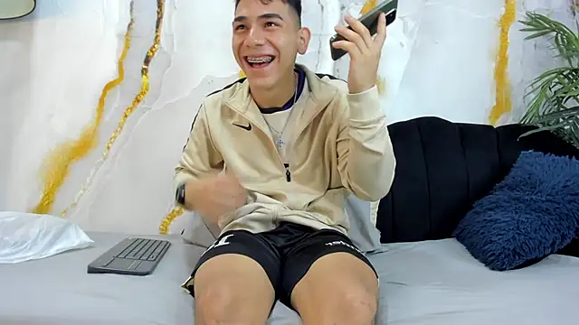 andrew rose  online show from October 2025 02:47:01 PM