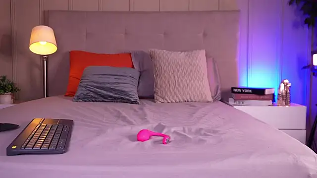 Snapshot of endy_rush chatting on April 2026 12:43:01 PM endy rush online show from April 2026 12:43:01 PM