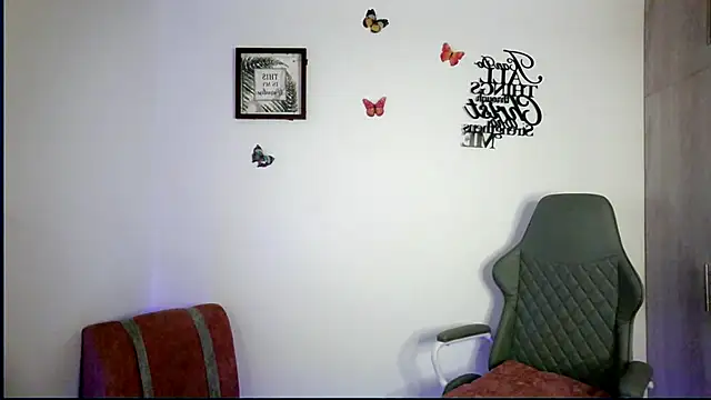 Snapshot of Nala_j8 chatting on April 2026 07:58:02 PM Nala j8 online show from April 2026 07:58:02 PM