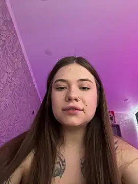 Snapshot of Vikki_toriya chatting on December 2024 05:44:01 PM Vikki toriya online show from December 2024 05:44:01 PM