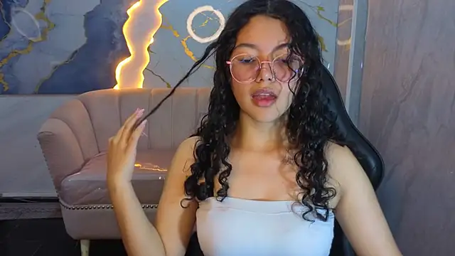 victoria castillo b online show from March 2026 07:36:02 PM