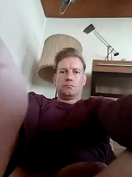 Snapshot of MArciQuarky chatting on March 2025 08:18:02 AM MArciQuarky online show from March 2025 08:18:02 AM