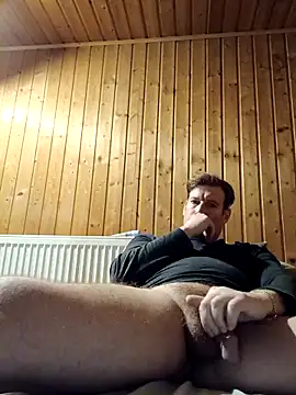 Snapshot of MArciQuarky chatting on February 2026 04:57:02 PM MArciQuarky online show from February 2026 04:57:02 PM